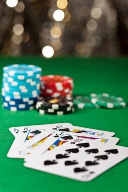 neraka33 mobile app showing Dice Game lobby and live table list